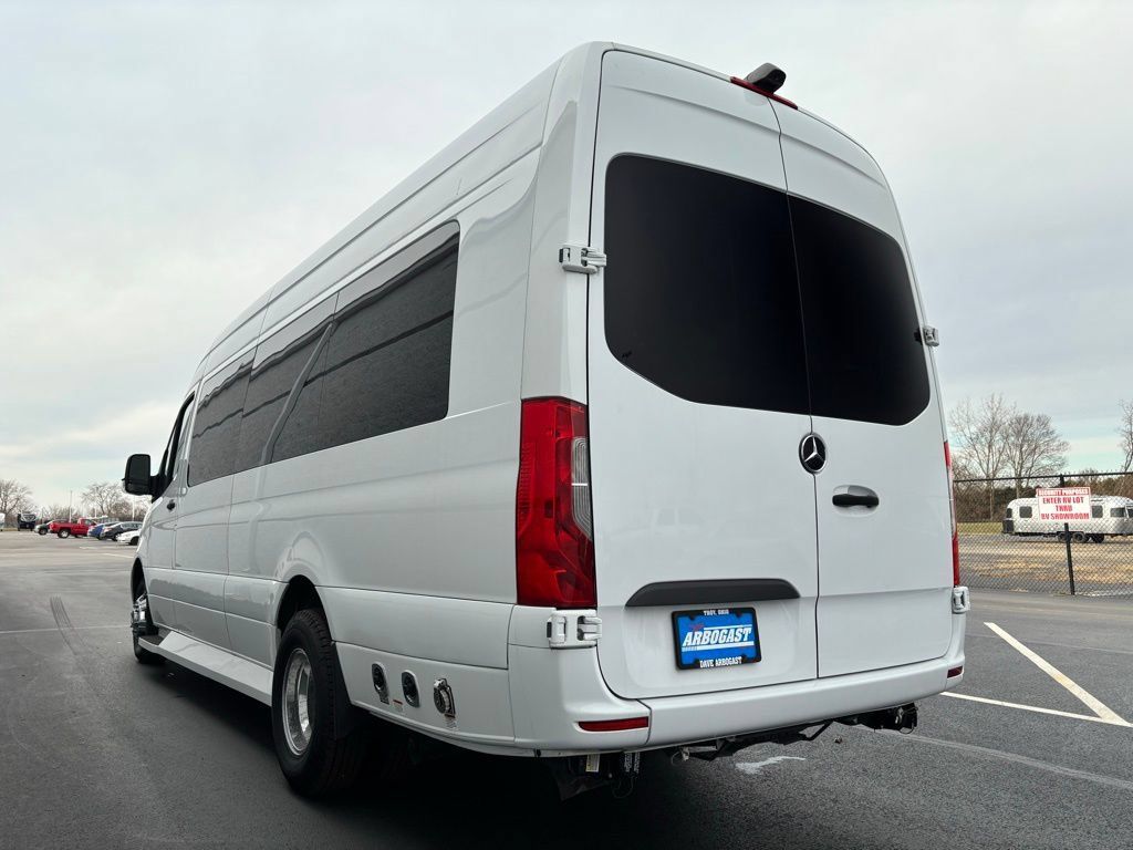 Used 2019 Mercedes-Benz Sprinter 170 w/ Driver Convenience Package image 11