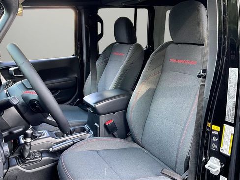 Used 2024 Jeep Wrangler Unlimited Rubicon w/ Technology Group AWD/4WD image 20