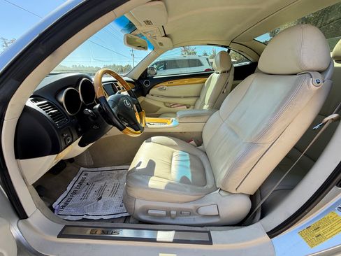 Used 2005 Lexus SC 430 Convertible image 7