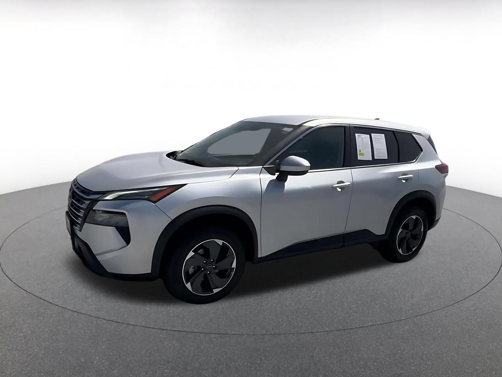 Used 2025 Nissan Rogue SV FWD image 9