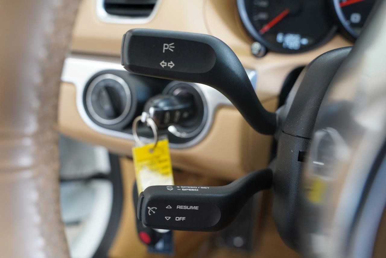 Used 2014 Porsche Cayman RWD image 13