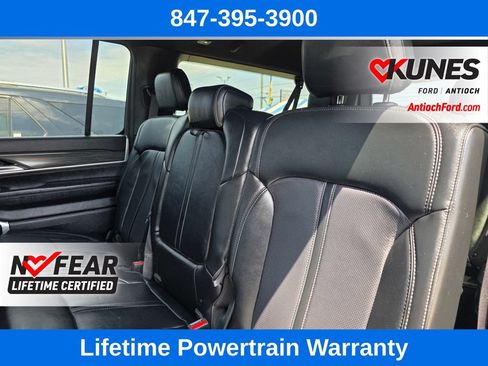 Used 2024 Jeep Wagoneer L Series II w/ Flexible Seating Group AWD/4WD image 25