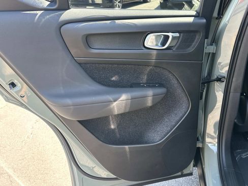 Certified 2025 Volvo XC40 B5 Plus w/ Climate Package image 20