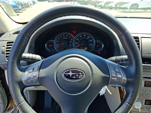 Used 2009 Subaru Outback 2.5i Limited AWD/4WD image 18