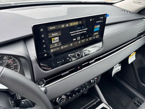 New 2026 Mitsubishi Outlander Trail Edition AWD/4WD image 11