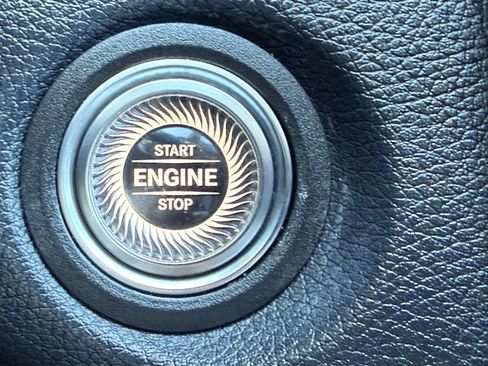 Used 2019 Mercedes-Benz C 300 C 300 image 16