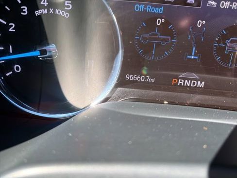 Certified 2022 Ford F250 Lariat w/ Black Appearance Package image 55