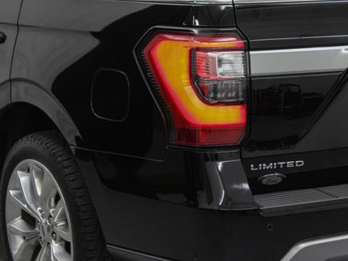 Used 2019 Ford Expedition Limited w/ Equipment Group 302A AWD/4WD image 6