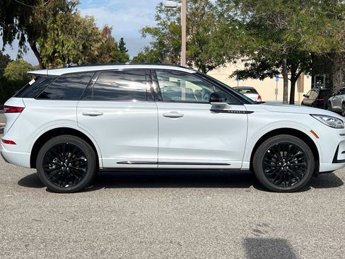 New 2025 Lincoln Corsair Reserve w/ Jet Appearance Package image 4