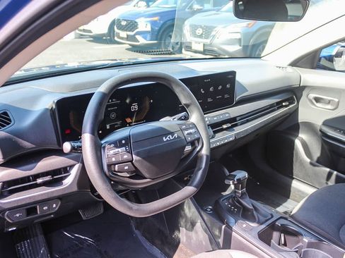 Used 2025 Kia K4 FWD image 22