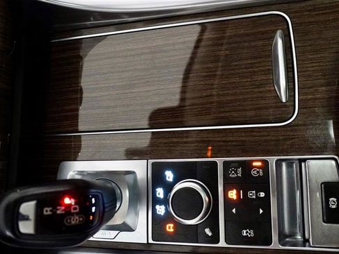 Used 2014 Land Rover Range Rover Sport HSE image 23