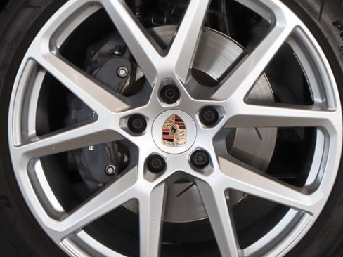 Used 2025 Porsche Panamera image 13