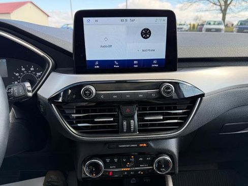 Certified 2022 Ford Escape SE w/ SE Sport Appearance Package image 19