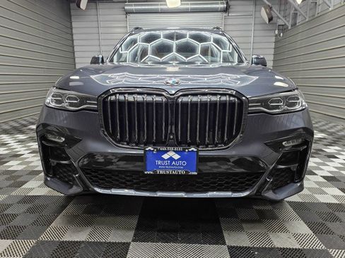 Used 2022 BMW X7 xDrive40i w/ M Sport Package AWD/4WD image 3