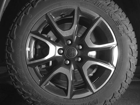 Used 2025 Jeep Compass Trailhawk AWD/4WD image 12