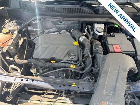 Used 2024 Chevrolet Trax LT w/ LT Convenience Package FWD image 29