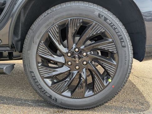 New 2025 Lincoln Navigator Reserve w/ Jet Appearance Package AWD/4WD image 39