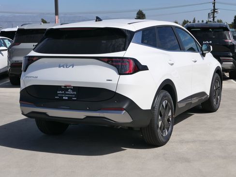 New 2026 Kia Sportage LX image 3