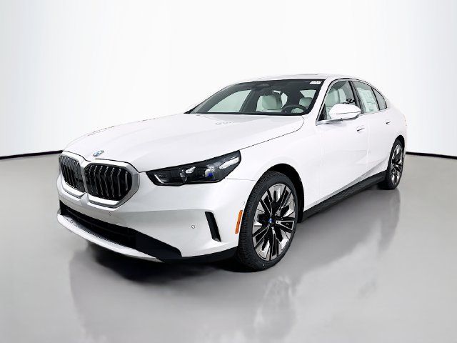 Used 2026 BMW 530i xDrive w/ Premium Package AWD/4WD image 3