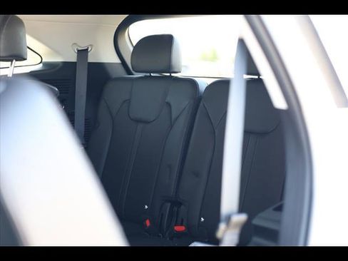 Used 2025 Kia Sorento S image 15