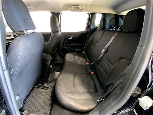 Used 2019 Jeep Renegade Latitude image 24