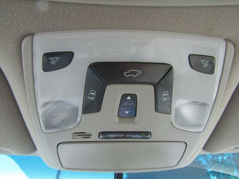 Used 2013 Toyota Sienna XLE FWD image 41