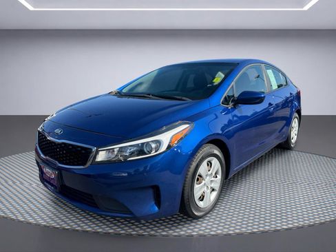 Used 2017 Kia Forte LX FWD image 2