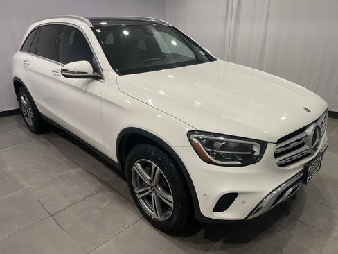 Used 2021 Mercedes-Benz GLC 300 4MATIC image 3