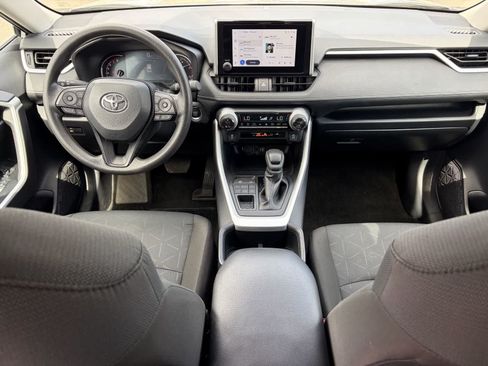 Used 2025 Toyota RAV4 XLE AWD/4WD image 29