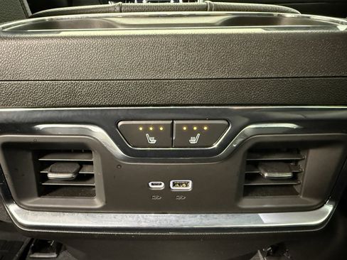 Used 2024 GMC Sierra 2500 Denali w/ Denali Reserve Package image 27