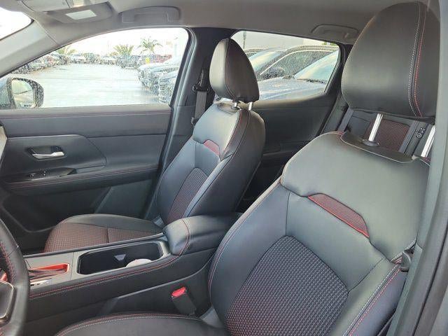Used 2025 Nissan Kicks SR FWD image 11