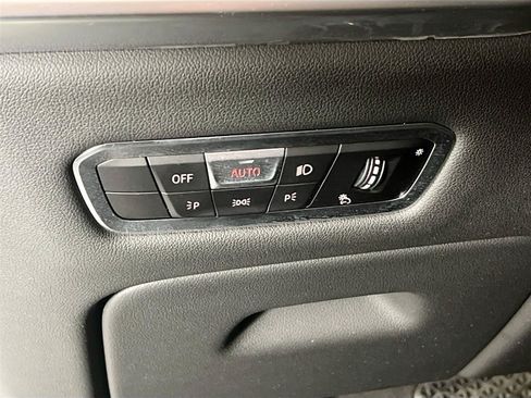 Used 2023 BMW X7 xDrive40i w/ Premium Package AWD/4WD image 11