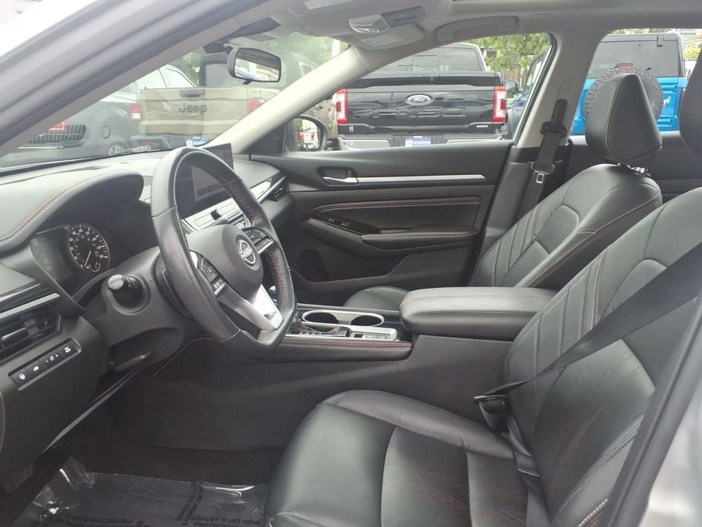 Used 2023 Nissan Altima 2.0 SR FWD image 19