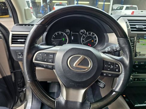 Used 2020 Lexus GX 460 Premium image 18