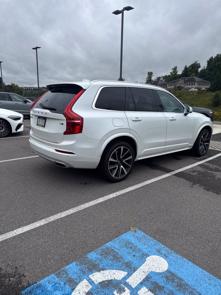 Used 2020 Volvo XC90 T6 Momentum AWD/4WD image 8