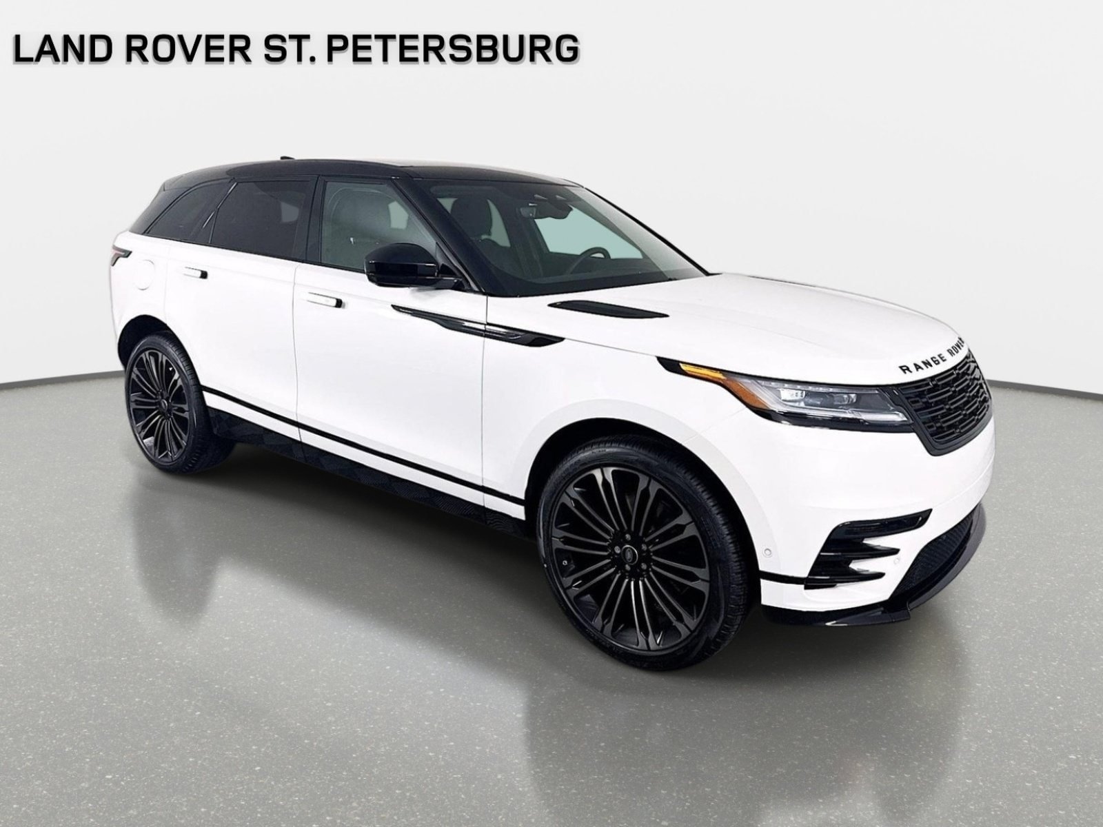 Used 2026 Land Rover Range Rover Velar Dynamic SE AWD/4WD image 3