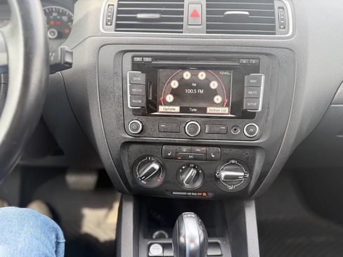 Used 2014 Volkswagen Jetta TDI image 17