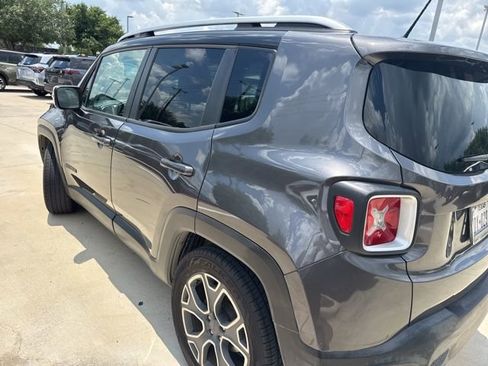 Used 2017 Jeep Renegade Limited FWD image 4