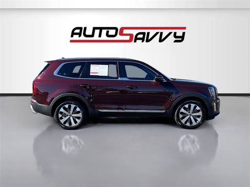 Used 2022 Kia Telluride EX w/ EX Premium Package image 8