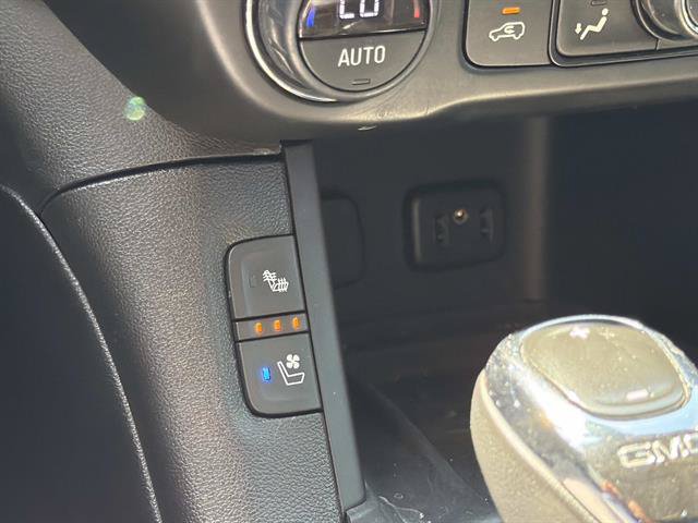 Used 2019 GMC Acadia Denali w/ Technology Package FWD image 28