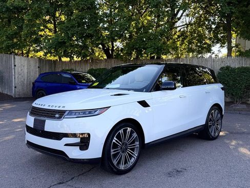 Used 2024 Land Rover Range Rover Sport SE AWD/4WD image 2