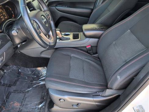 Used 2016 Jeep Grand Cherokee Laredo 75th Anniversary image 16