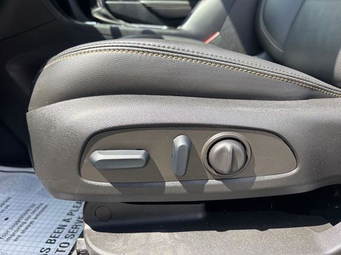 Used 2022 Chevrolet Equinox Premier AWD/4WD image 18