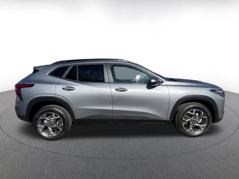 Used 2025 Chevrolet Trax LT image 16
