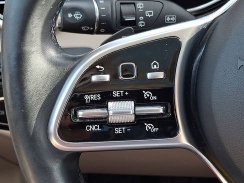 Used 2021 Mercedes-Benz GLC 300 4MATIC image 22