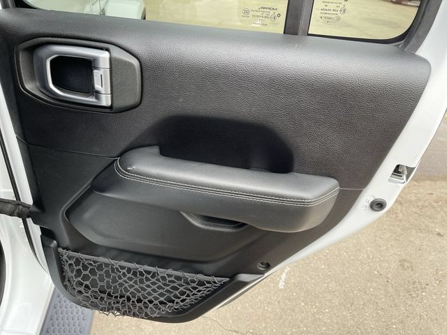 Used 2019 Jeep Wrangler Unlimited Sahara AWD/4WD image 14
