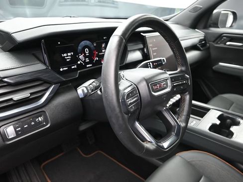 Used 2024 GMC Acadia AT4 w/ Luxury Package AWD/4WD image 12