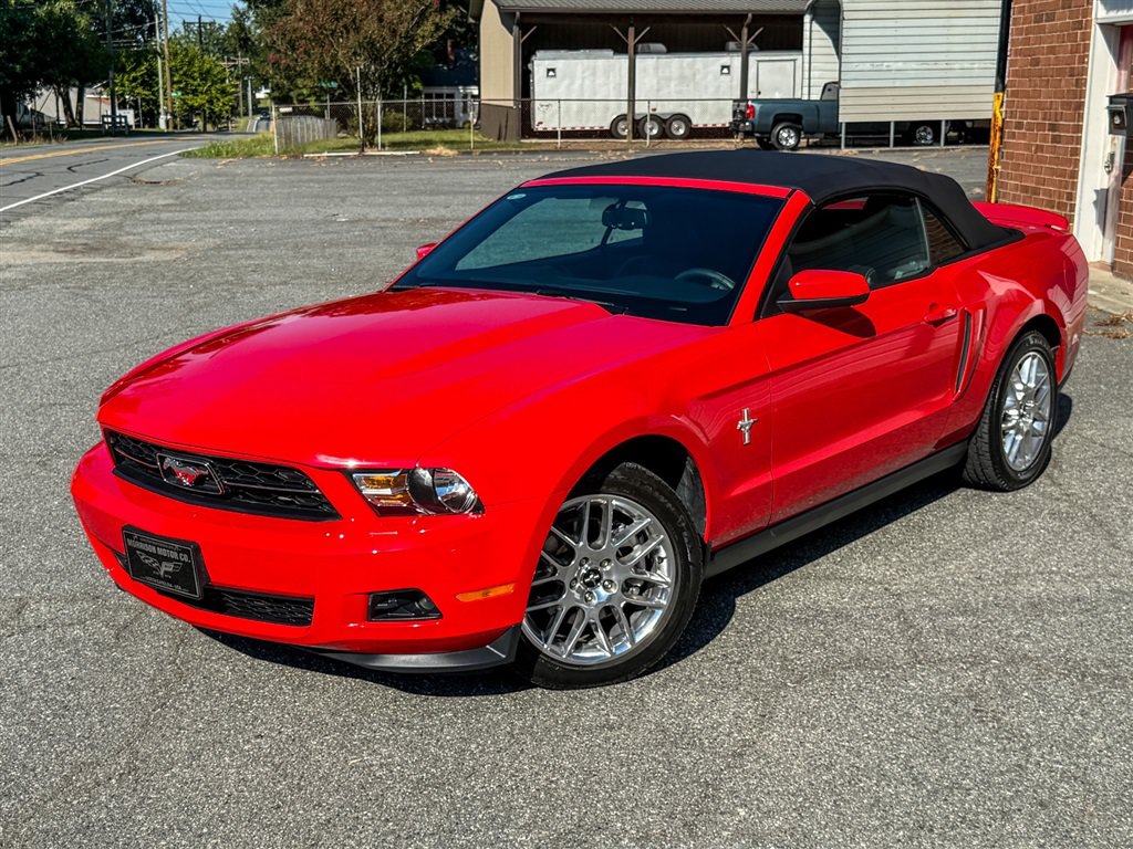 Used 2012 Ford Mustang Premium RWD image 3