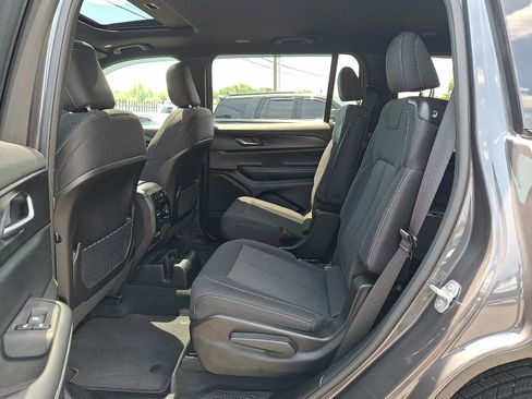 Used 2025 Jeep Grand Cherokee L Laredo w/ Luxury Tech Group I AWD/4WD image 11