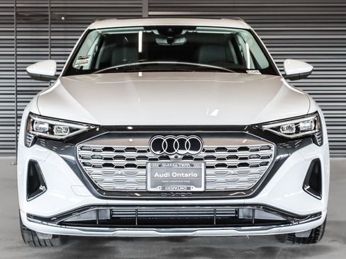 Used 2024 Audi Q8 e-tron Premium Plus w/ Premium Plus Package image 12